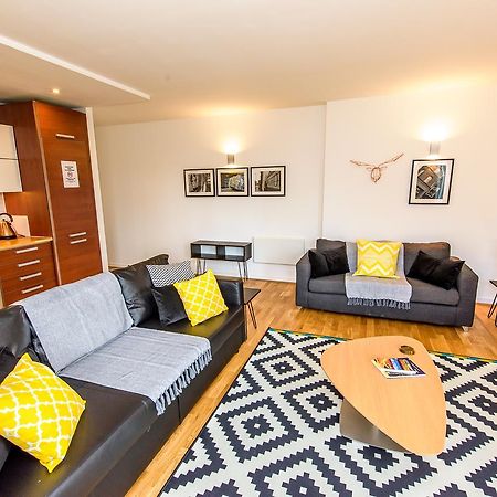 Approved Serviced Apartments Skyline แมนเชสเตอร์ ภายนอก รูปภาพ