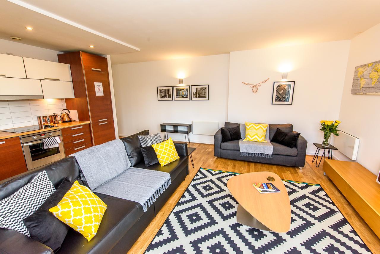 Approved Serviced Apartments Skyline แมนเชสเตอร์ ภายนอก รูปภาพ