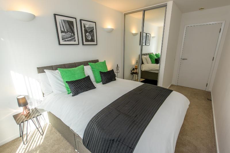 Approved Serviced Apartments Skyline แมนเชสเตอร์ ภายนอก รูปภาพ