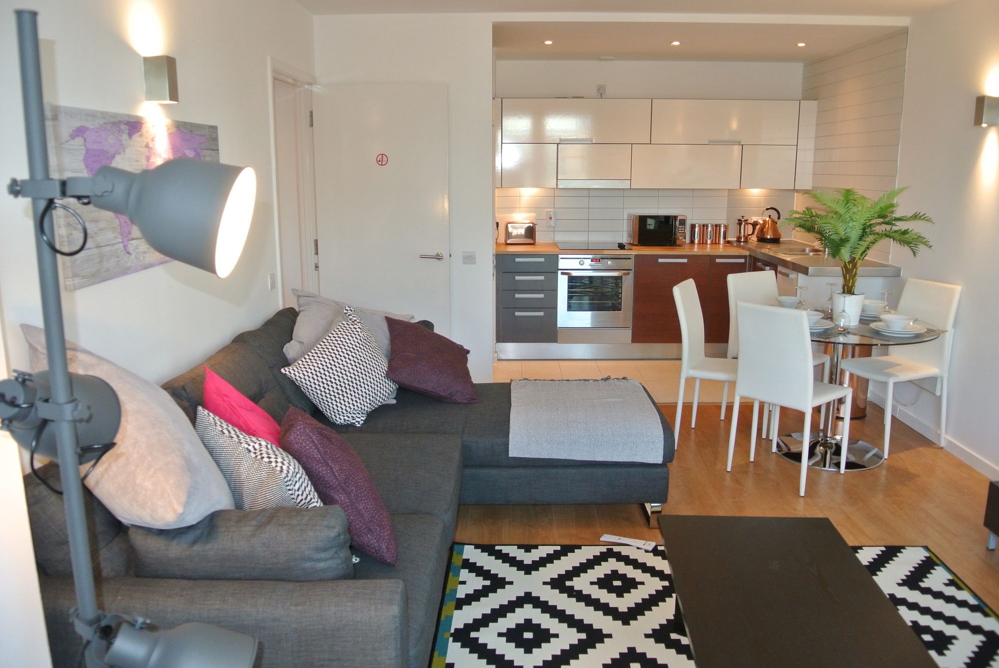 Approved Serviced Apartments Skyline แมนเชสเตอร์ ภายนอก รูปภาพ
